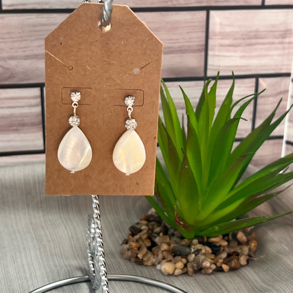 Beautiful Handmade Teardrop Mother Of Pearl Crystal post hypoallergenic earrings
